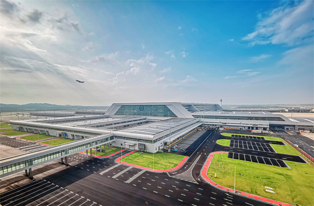 亚星管理平台控股再添三项“中国钢结构金奖”！